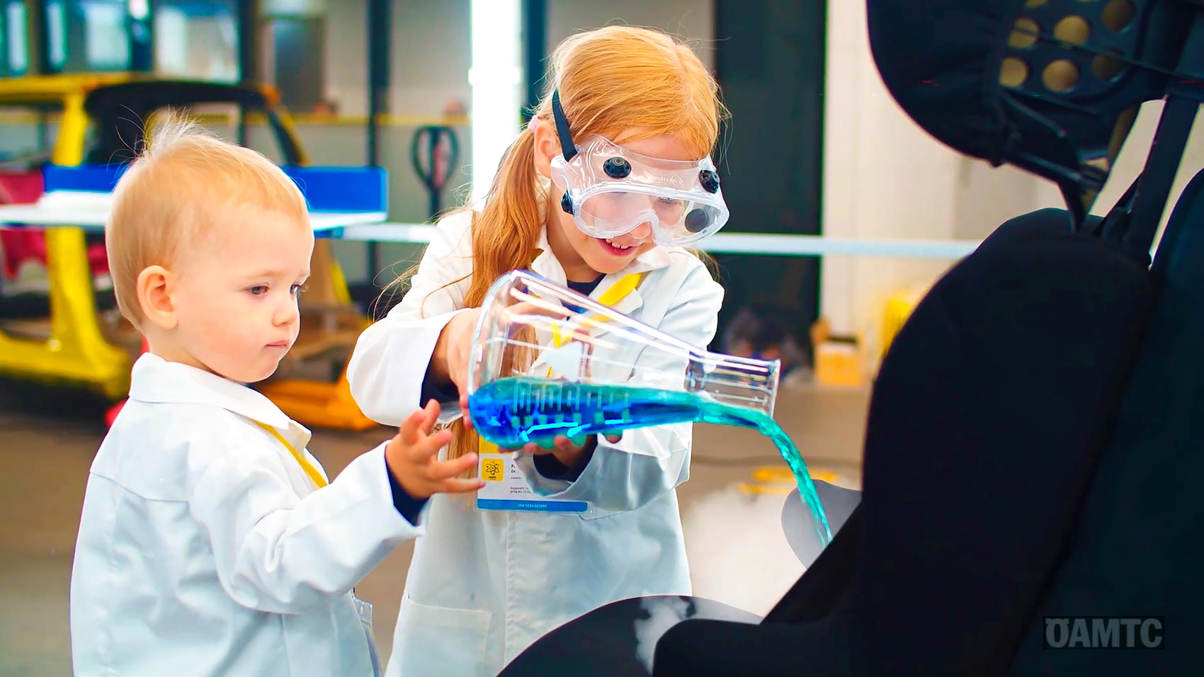 ADAC-2019-2 - дети в лаборатории