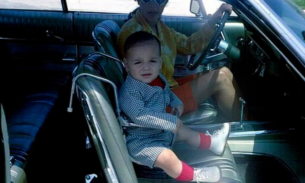 Ребенок 10 лет на переднем сиденье. Советское детское кресло. Советское автокресло для ребенка. Советское детское кресло в машине. Смешное детское кресло.