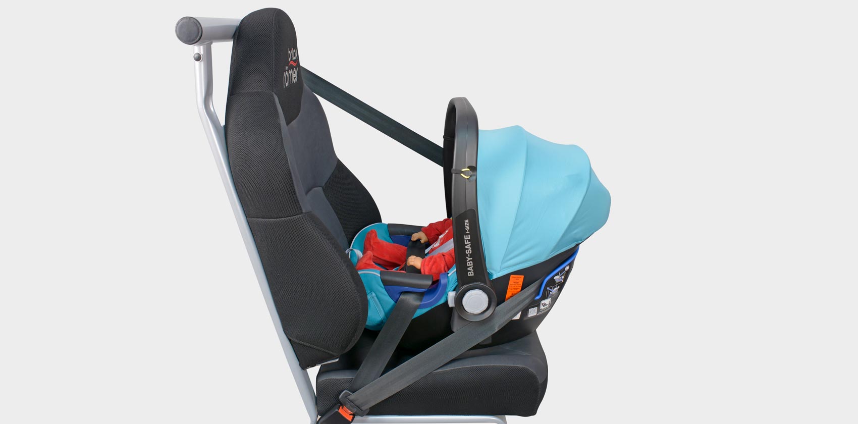 Britax Römer Baby-Safe² i-Size установка в автомобиль ремнём безопасности