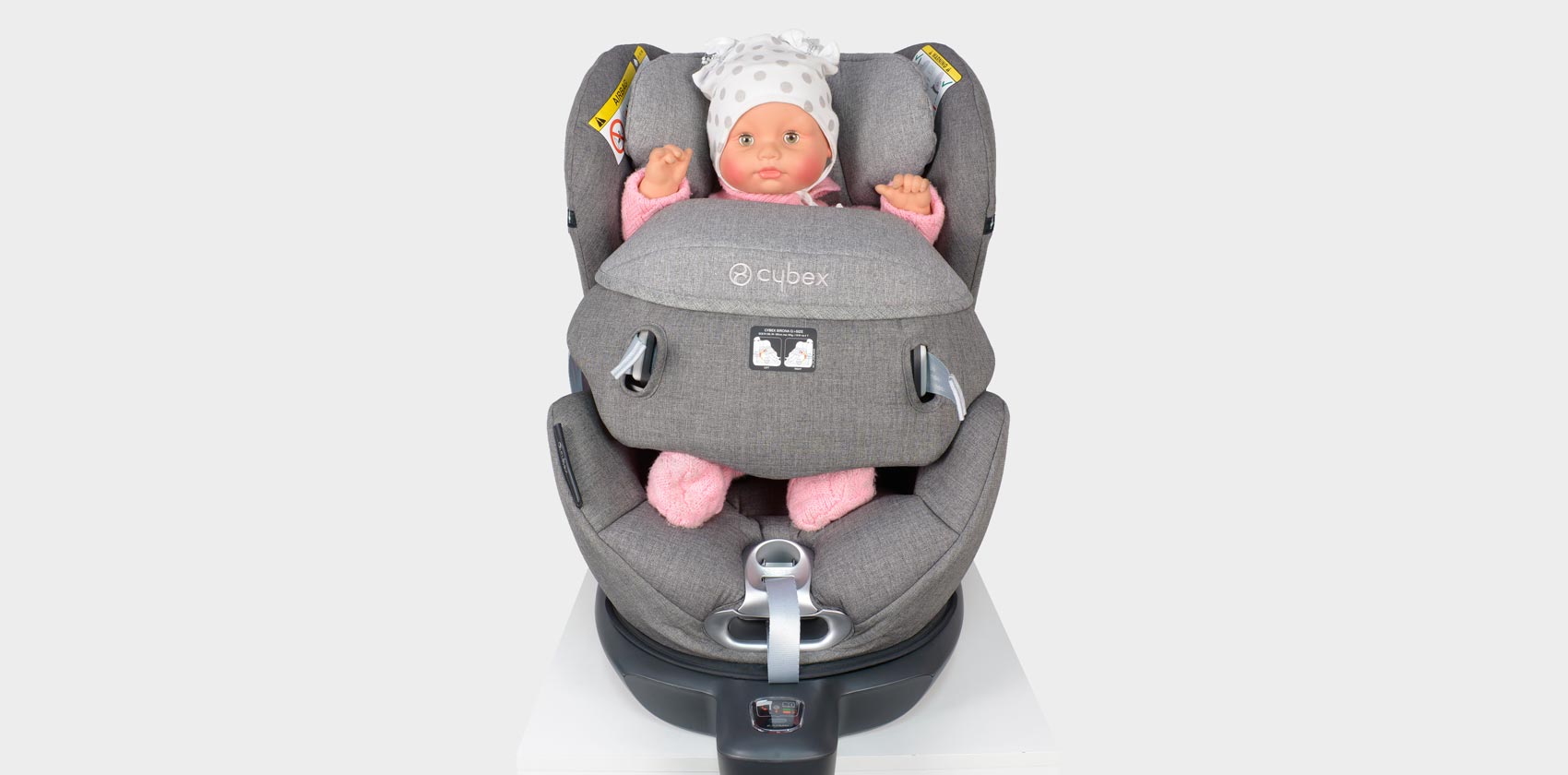 Cybex Sirona Q i-Size фиксация ребёнка столиком безопасности