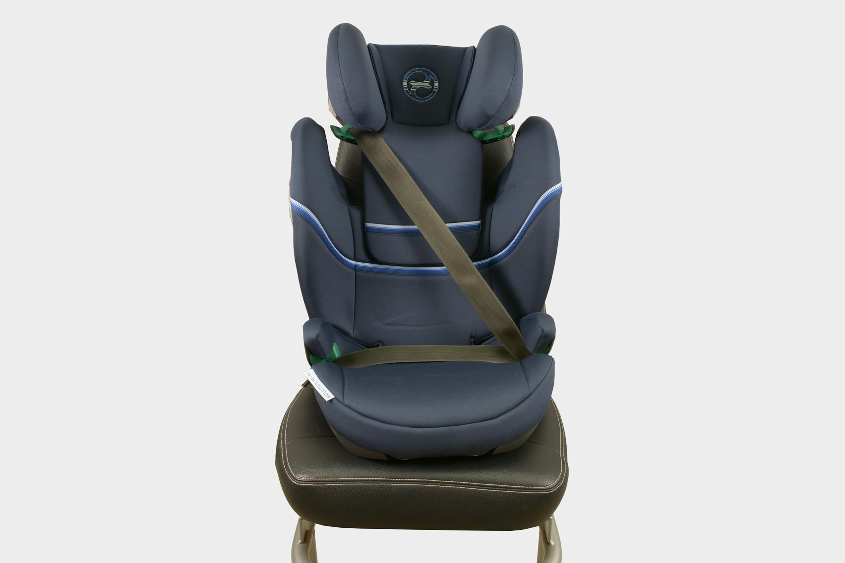 Cybex Solution S2 i-Fix фиксация ребёнка и кресла трехточечным ремнём
