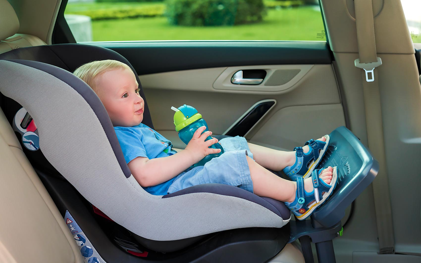 Ingarden Knee Guard Kids 3 - подставка для ног в машине