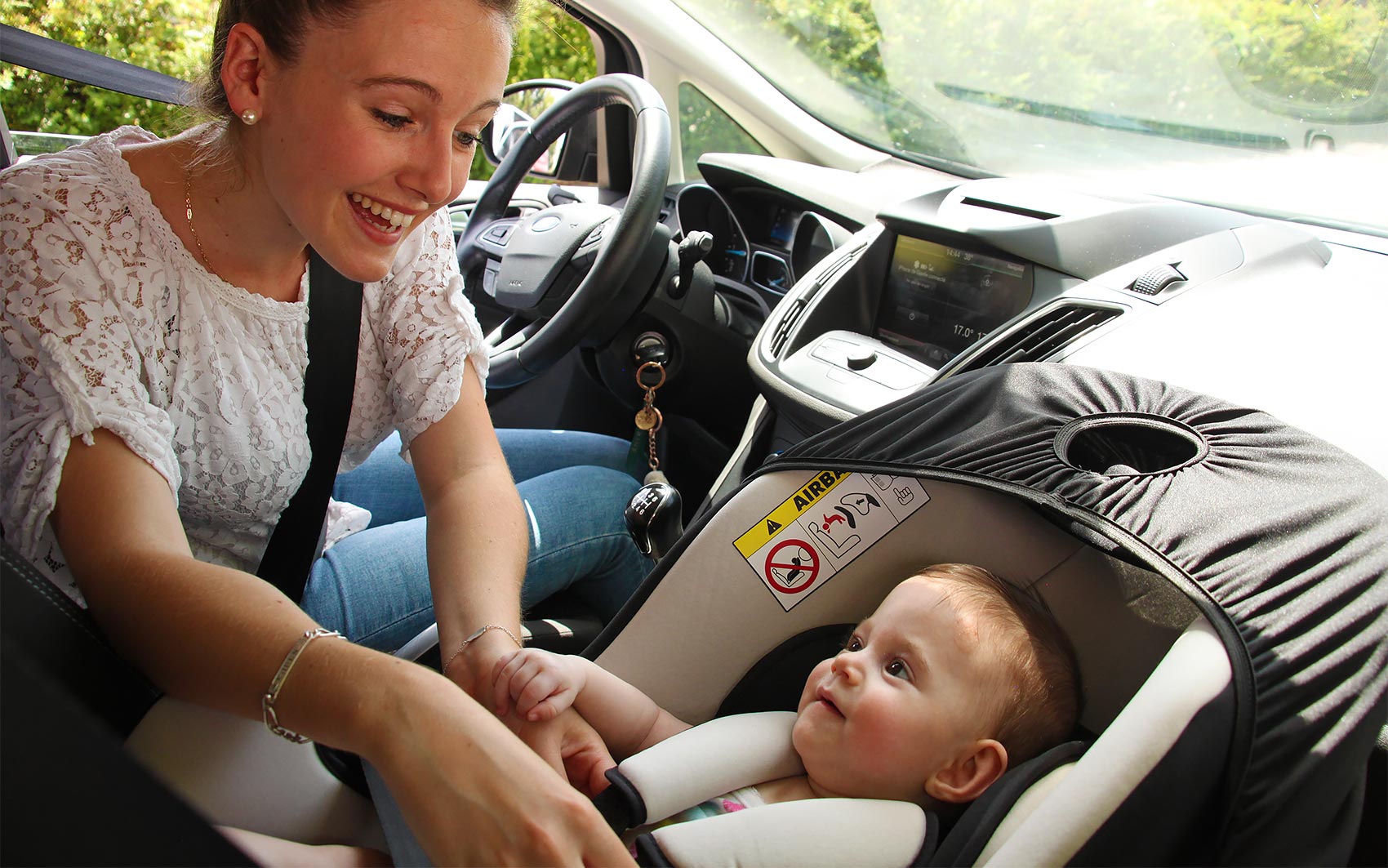 Nania Beone Access - автокресло в машине с ребёнком