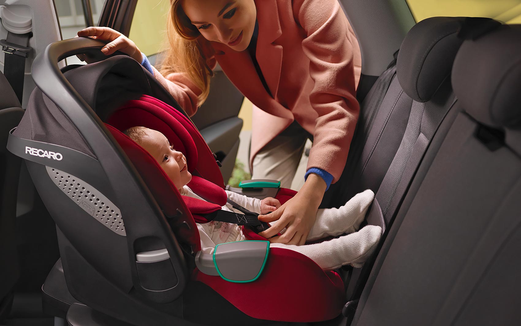 Recaro Avan - автокресло а машине с ребёнком